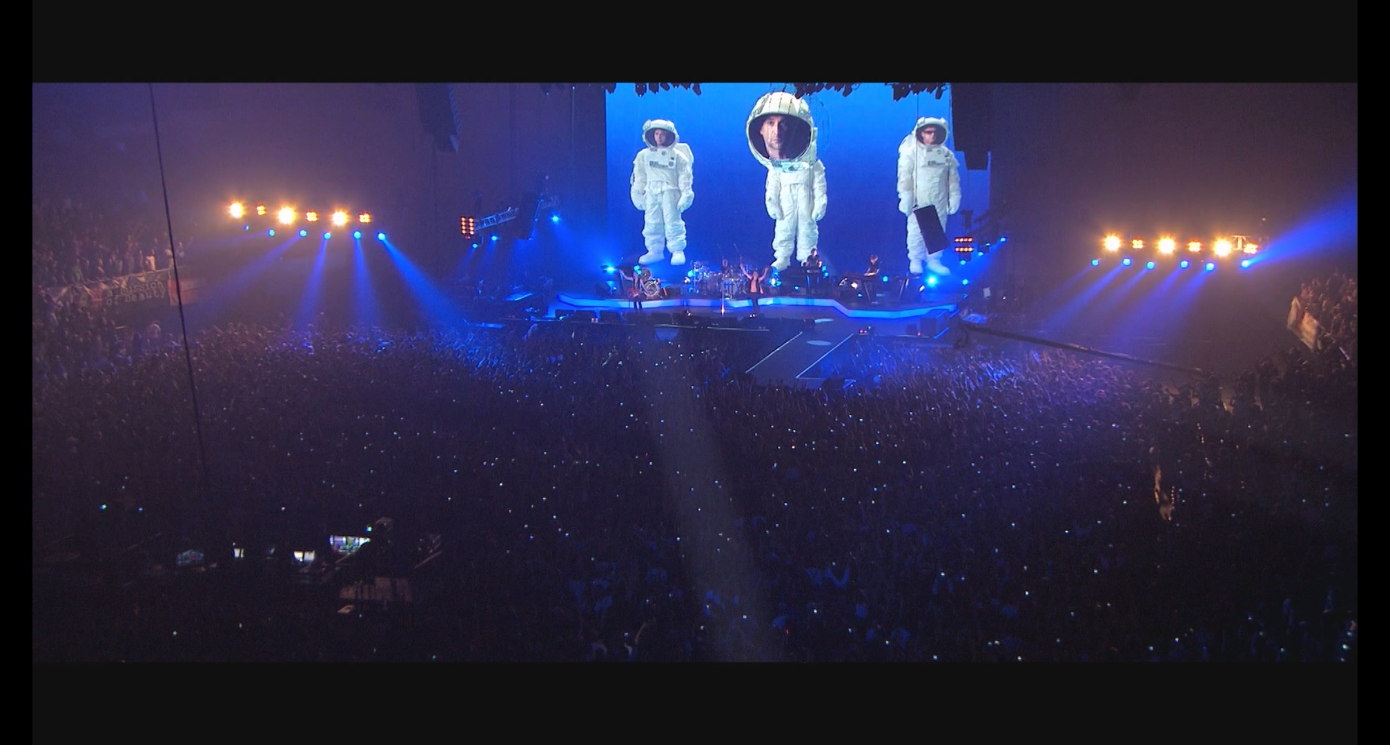 Stiahni si Hudební videa Depeche Mode - Enjoy the silence [1080p]