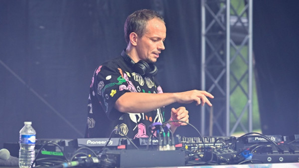 Stiahni si Hudební videa SSL MixMission - Alle Farben live (2025)[1080p]