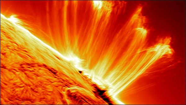 Stiahni si Dokument Slunce: Peklo na obloze (2018)(CZ)[TvRip][1080p] = CSFD 75%