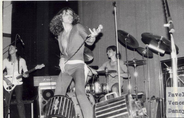 Stiahni si Hudba MERLIN  - Live 11. 2. Aš - Koncert pro Arménii (1989)