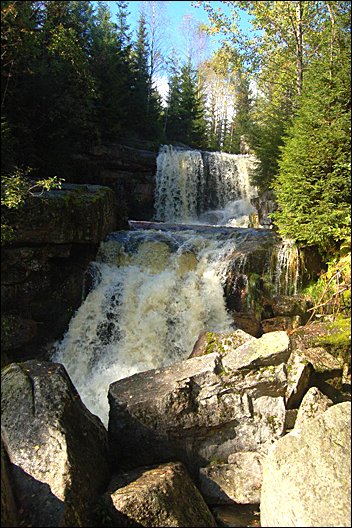 Stiahni si Dokument Cesta podzemní vody (2015)(CZ)[TvRip][1080p] = CSFD 70%