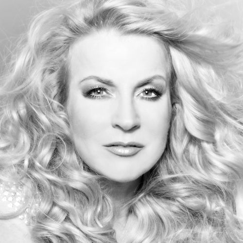 Stiahni si Hudba Lian Ross - Fantasy (2x12'' Singles) - (1985-1987)[WavPack]