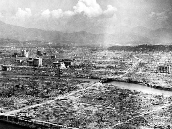 Stiahni si Dokument Hirosima - pocatek atomoveho veku / Hiroshima: The Aftermath (2015)(CZ)[TvRip] = CSFD 80%