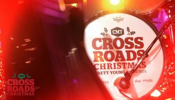 Stiahni si Hudební videa CMT Crossroads Christmas - Brett Young & Friends - 2021