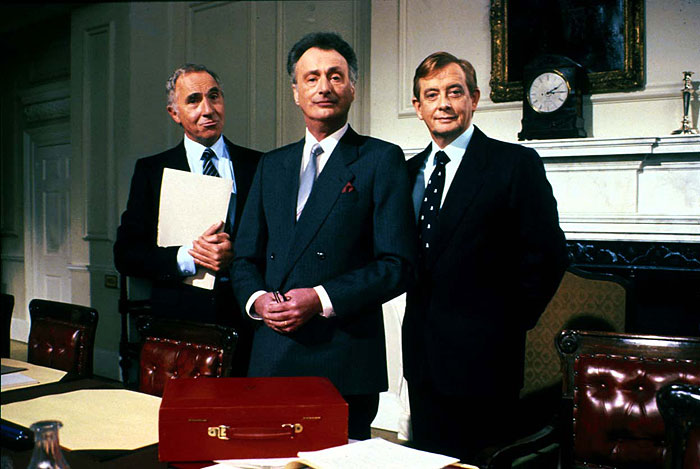 Stiahni si Seriál Jistě, pane ministře / Yes, Minister 1-3. serie (1980-1984)(CZ) = CSFD 89%