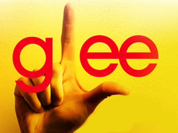 Stiahni si Seriál Glee S01-S06 [TVRip]