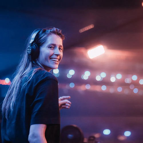 Stiahni si Hudba DJ's Mix Charlotte de Witte - Live at Tomorrowland 2025 (Day 2 - Mainstage) MP3