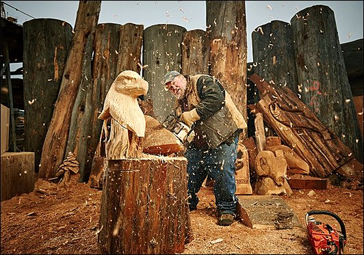 Stiahni si TV Pořad Mistri rezbari / Carver Kings E11 - E12 (2015)(CZ)[TvRip]