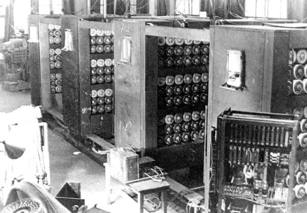 Stiahni si Dokument Muz, ktery prolomil Hitleruv kod / The Codebreaker Who Hacked Hitler (2015)(CZ)[TvRip]