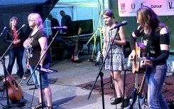 Stiahni si Hudební videa Pavlína Jíšová – Folkové Chvojení 2016 (2016) (CZ) [WebRip] [1080p]