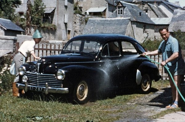 Stiahni si Dokument Automobil: Vzestup a pád / Vroum : une brève histoire de l’automobile E01 - Lidský génius (2024)(CZ/FR)[1080p] = CSFD 73%