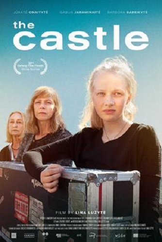 Stiahni si Filmy CZ/SK dabing Hrad / Pilis / The Castle (2020)(CZ)[TvRip][720p]