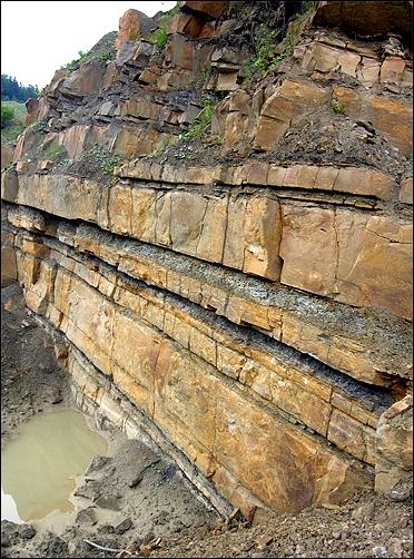 Stiahni si Dokument Cesta ke kameni (2015)(CZ)[TvRip][1080p] = CSFD 78%