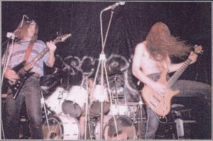 Stiahni si Hudba PREZIDEATH - Live 14.11. Jevany - hotel Tosca (1997)