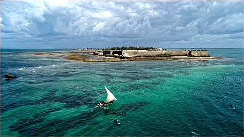 Stiahni si Dokument Mosambik, ostrov mimo čas / Mozambique, l'île hors du temps (2018)(CZ/FR)[TvRip][1080p] = CSFD 64%