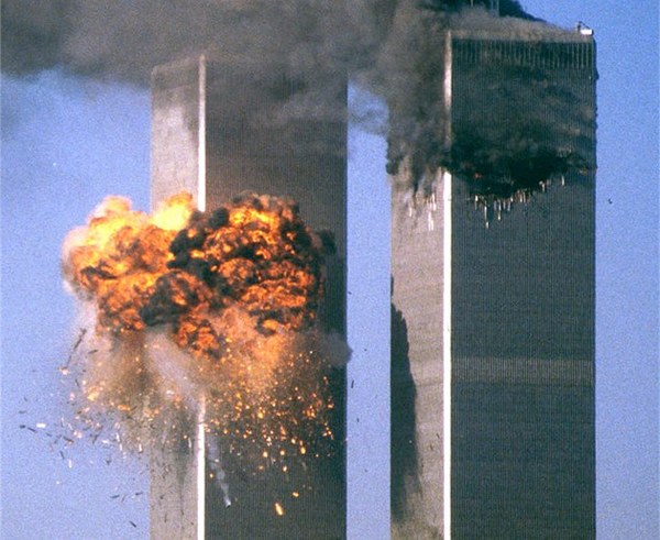 Stiahni si Dokument 11. září: Telefonáty z dvojčat / 9/11: Phone Calls from the Towers (2009)(CZ) = CSFD 82%