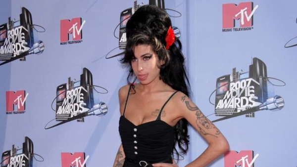 Stiahni si Dokument Amy Winehouse: 