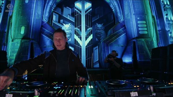 Stiahni si Hudba DJ's Mix Tiësto - In Search Of Sunrise live set (EDC Las Vegas 2025)[MP4+MP3]