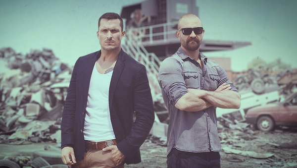 Stiahni si Seriál Za sklom 1. serie (SK)[WebRip][720p] = CSFD 60%