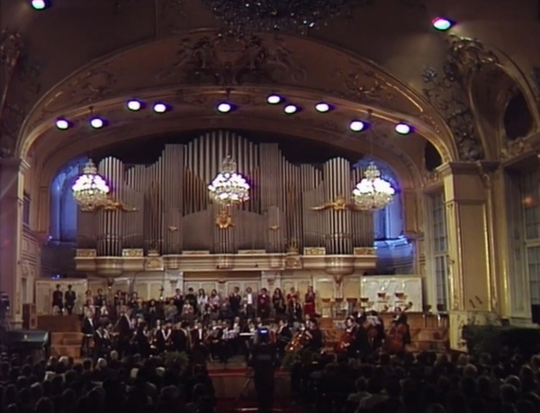 Stiahni si Hudební videa W. A. Mozart Symfonia c. 41 [1995][TvRip]