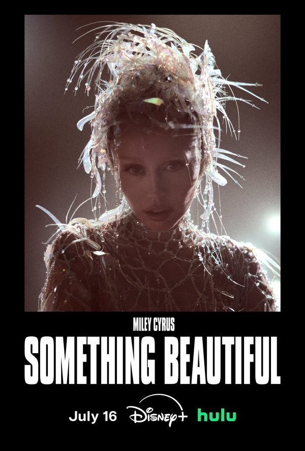Stiahni si Hudební videa Miley Cyrus - Something Beautiful (2025)