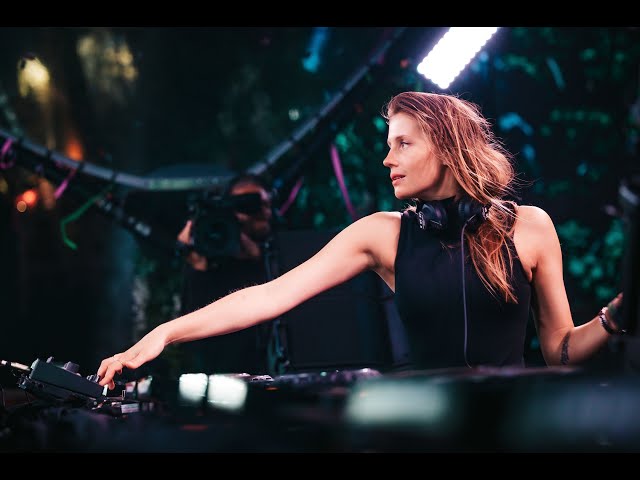 Stiahni si Hudba DJ's Mix Charlotte de Witte (Daybreak Session) – Live at Tomorrowland 2025 (Day 2 – Mainstage) MP3