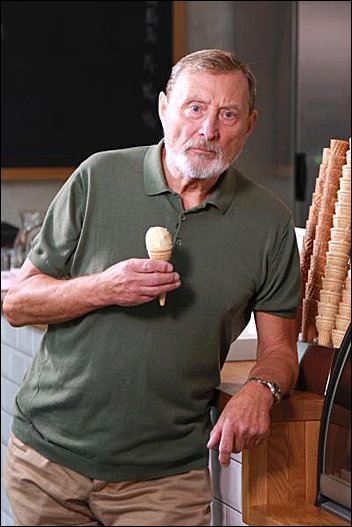 Stiahni si Dokument Bozi dar - pribehy ceskych potravin E01-E06 (2017)(CZ)[TvRip][1080i] = CSFD 62%