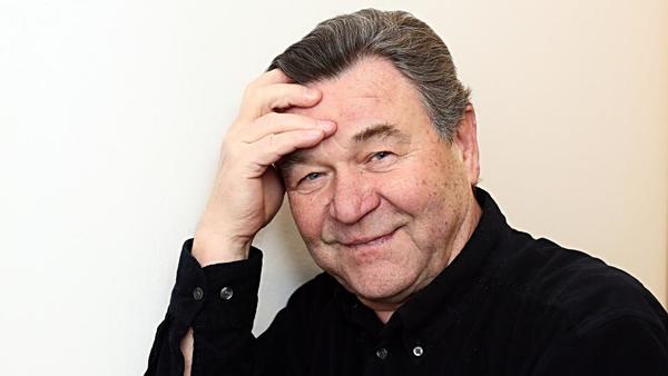 Stiahni si Mluvené slovo Jiri Just- Klauni a vlastenci (1982)(CZ)