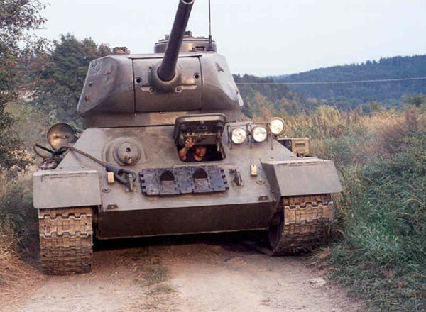 Stiahni si Dokument Tankisté (2003)(TvRip)(1080p)(CZ) = CSFD 85%