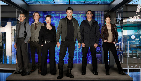 Stiahni si Seriál Ja a robot / Almost Human 1. serie (CZ)[1080p][BRRip+TvRip] = CSFD 74%