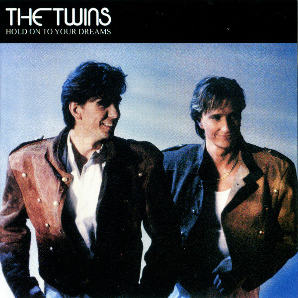 Stiahni si Hudba The Twins - Hold On To Your Dreams (1993)[FLAC]