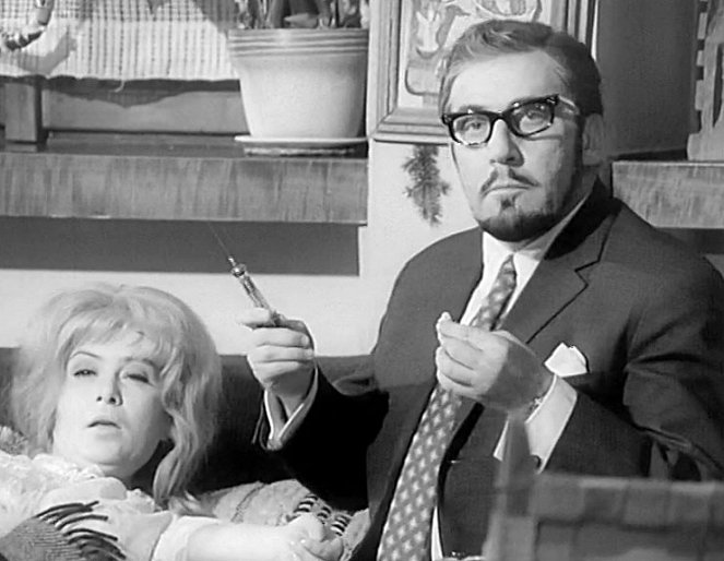 Stiahni si Filmy CZ/SK dabing Silvestrovský trapas (1970)[1080p] = CSFD 75%