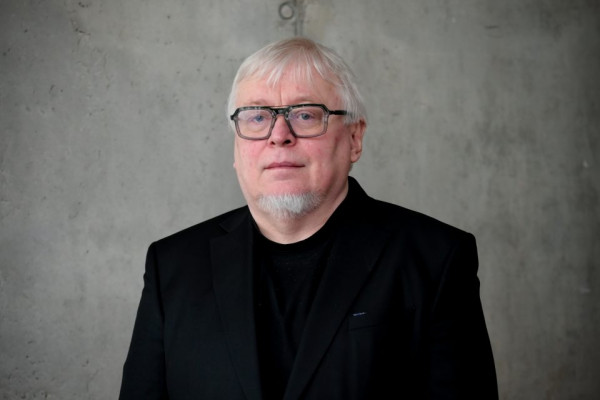 Stiahni si Mluvené slovo Pavel Kosatík - O tom Benešovi (Jiří Valůšek)2026(3h52m)