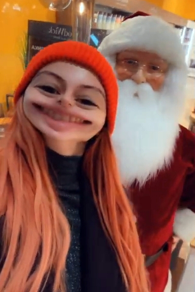 Stiahni si Hudební videa Nasratá žena (Diana Tuhá) Tie najlepšie (2025)(SK)