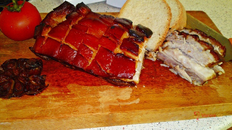 Stiahni si Ostatní Pečený bůček naložený v marinádě - Pečeme s Chalupářkou (CZ)[720p]