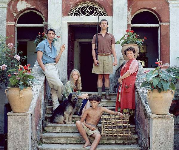 Stiahni si Filmy CZ/SK dabing O me rodine a jine zvirene / My Family and Other Animals (2005)(CZ)[TVRip] = CSFD 77%