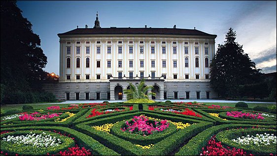 Stiahni si Dokument Kroměříž (2009)(CZ)[TvRip][1080p] = CSFD 76%