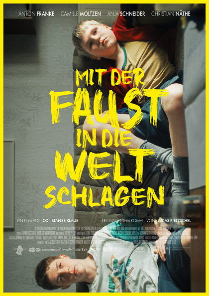 Stiahni si Filmy CZ/SK dabing  Na vlastní pěst / Mit der Faust in die Welt schlagen (2025)(CZ/DE)[WEB-DL][1080p] = CSFD 50%