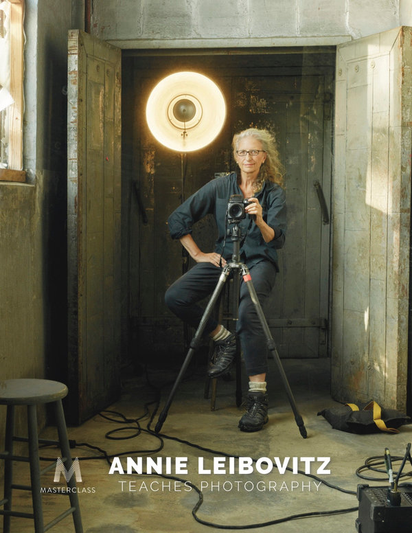 Stiahni si Dokument MasterClass - Annie Leibovitz Teaches Photography (2017)(EN)[WebRip][1080p]
