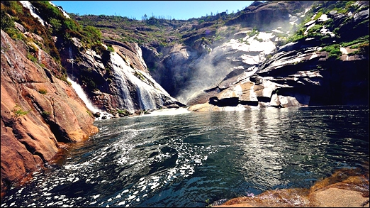 Stiahni si Dokument Procházka po Galícii / Un paseo por Galicia (2017)(CZ/SP)[TvRip][1080p] = CSFD 77%