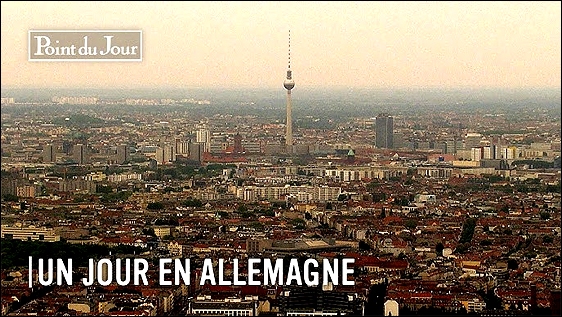 Stiahni si Dokument Jeden den v Německu / Un jour en Allemagne (2015)(CZ/FR)[TvRip][1080p] = CSFD 76%