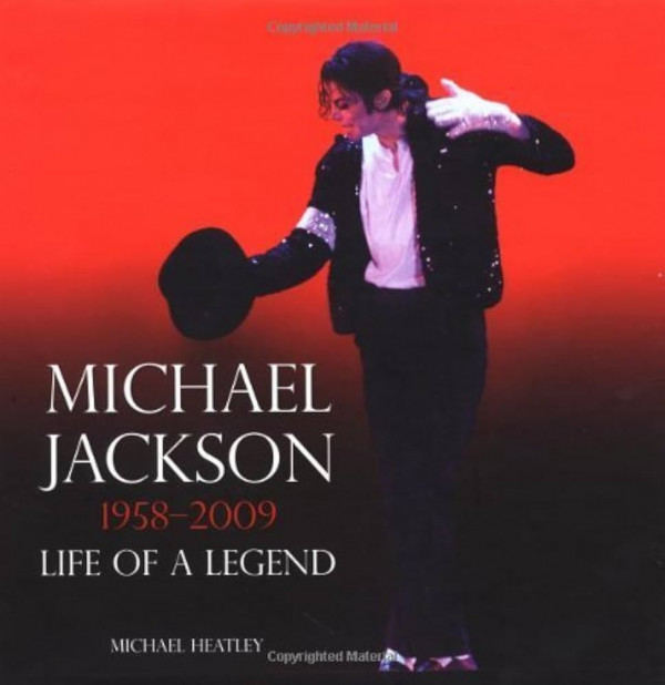Stiahni si Dokument Michael Jackson - Život Legendy = CSFD 84%